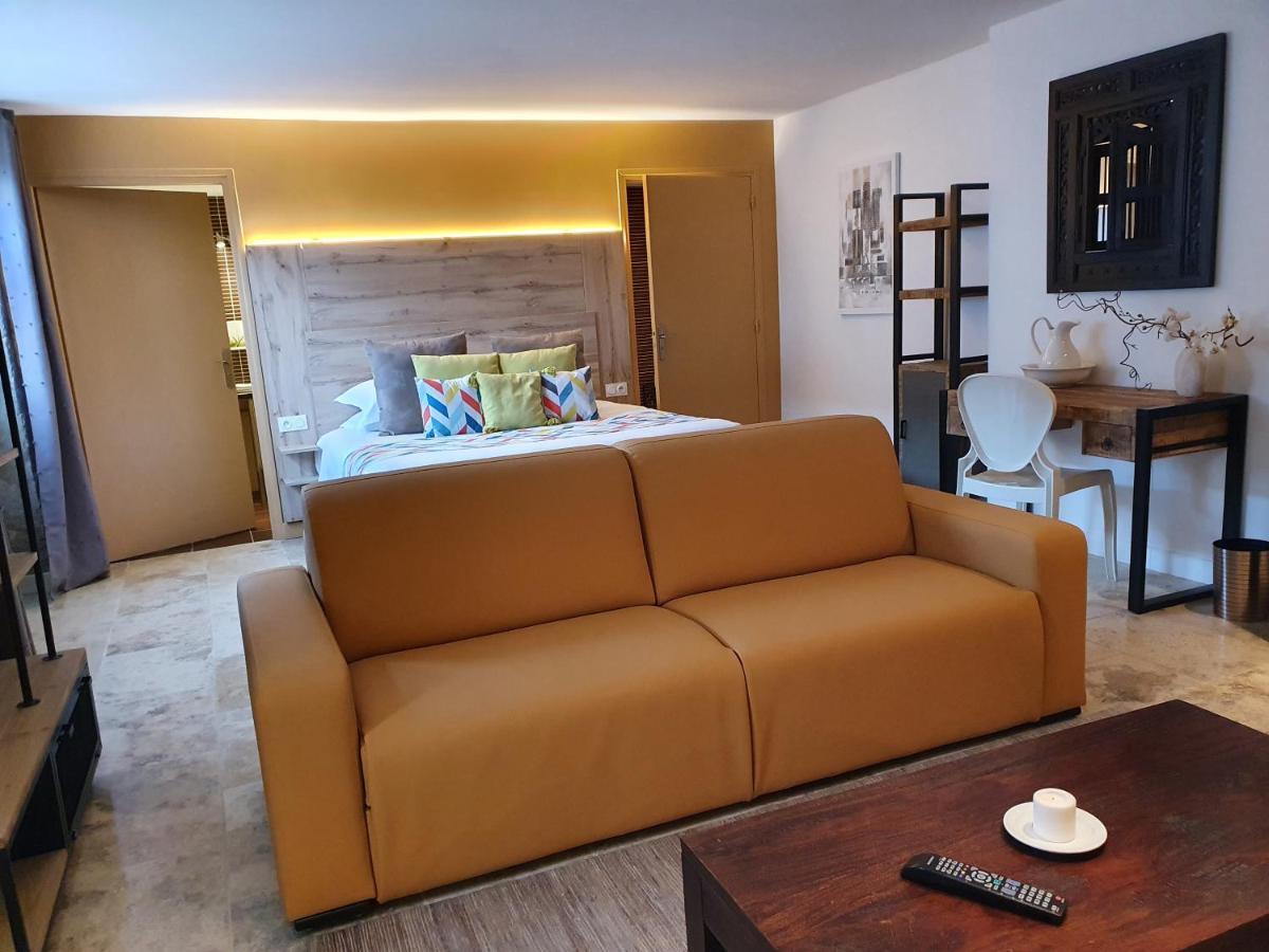 Logis L'Auberge De Larressingle Buitenkant foto