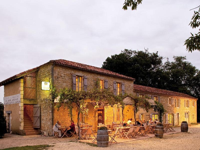 Logis L'Auberge De Larressingle Buitenkant foto