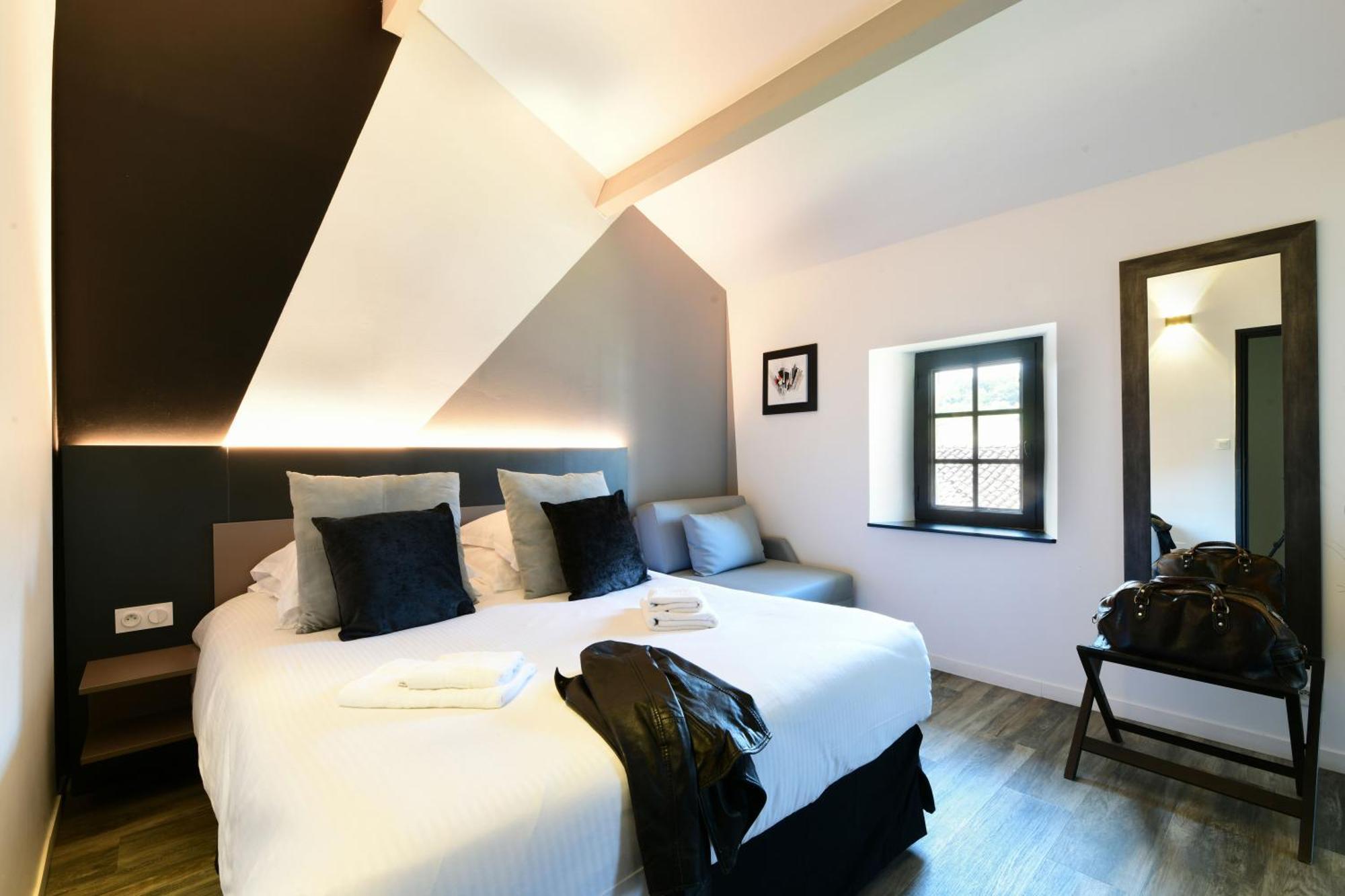Logis L'Auberge De Larressingle Buitenkant foto
