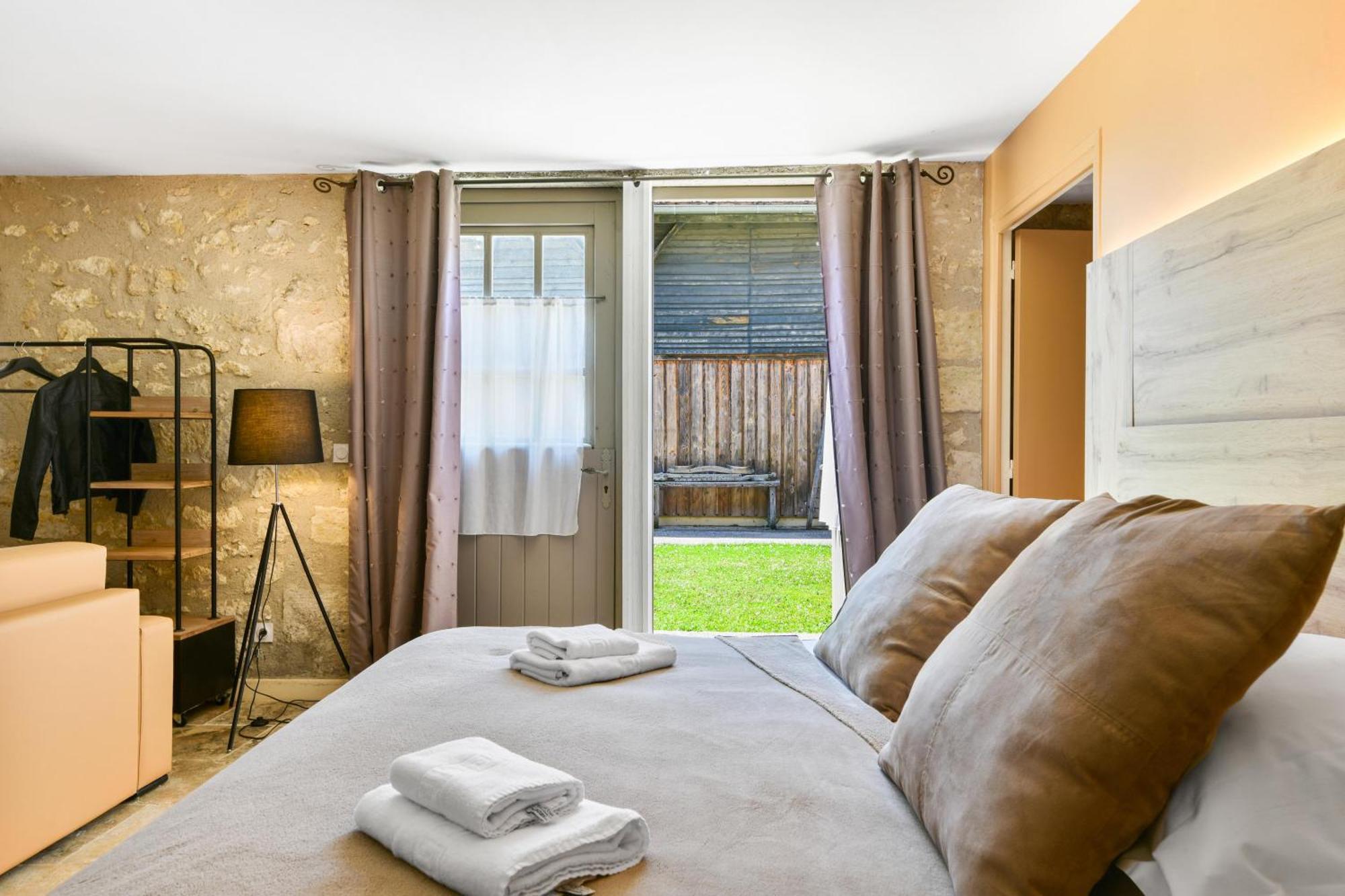 Logis L'Auberge De Larressingle Buitenkant foto