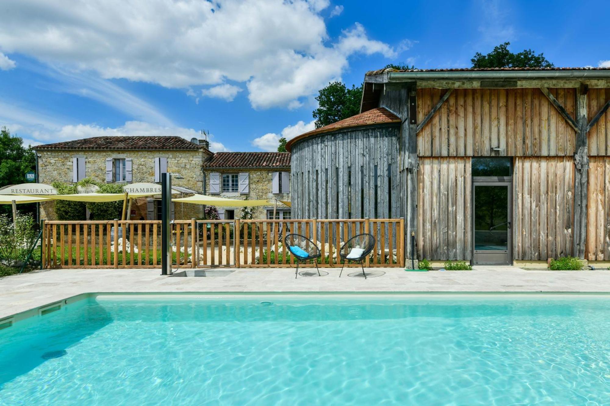 Logis L'Auberge De Larressingle Buitenkant foto