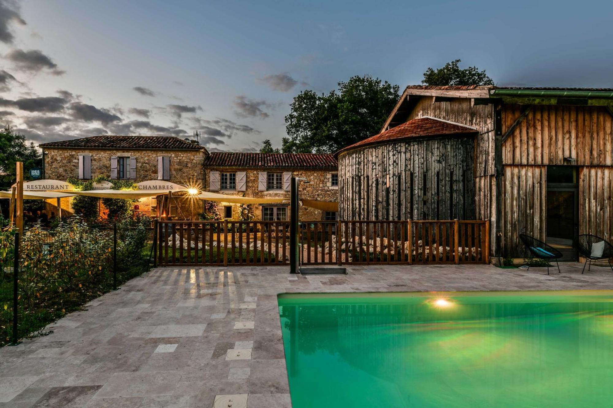 Logis L'Auberge De Larressingle Buitenkant foto